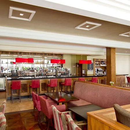 מלון Castle טרים