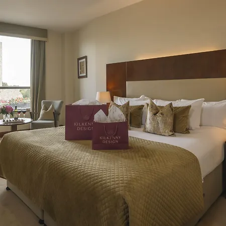 Castle מלון טרים